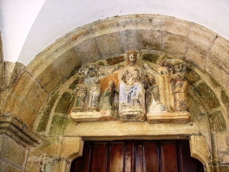 Le tympan de l'église Notre-Dame de Noia Le tympan de l'église Notre-Dame de Noia