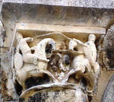 Combat singulier entre un Chrétien et un Musulman, ici Roland contre Feragut, (Estela, palais des rois de Navarre) Combat singulier entre un Chrétien et un Musulman, ici Roland contre Feragut, (Estela, palais des rois de Navarre)