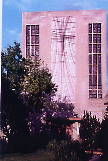 L'église Saint-Jacques de Montrouge, façade Ouest