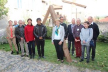 Une cloche pour le départ du Camino (cl. Léveil) Une cloche pour le départ du Camino (cl. Léveil)