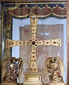La Croix des Anges, Oviedo (Cl. Alain Etchevers)