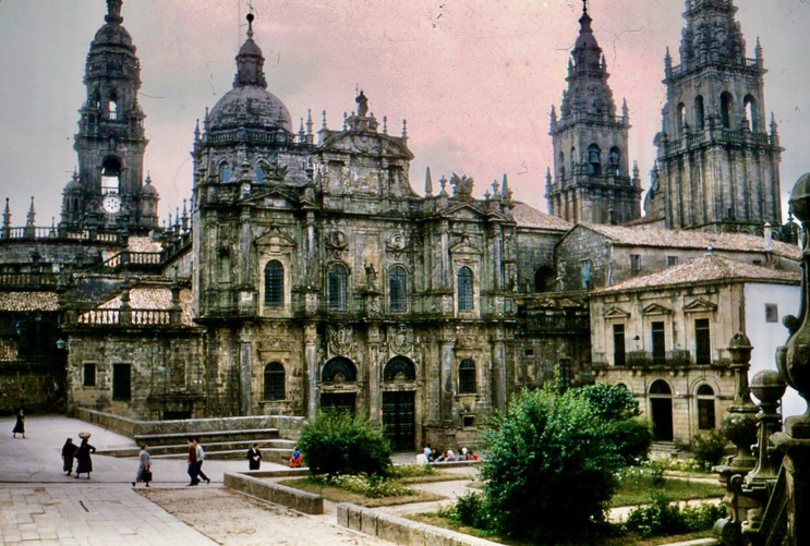 La porte Nord de la cathédrale, place de la Immaculada dans les années 1950 La porte Nord de la cathédrale, place de la Immaculada dans les années 1950