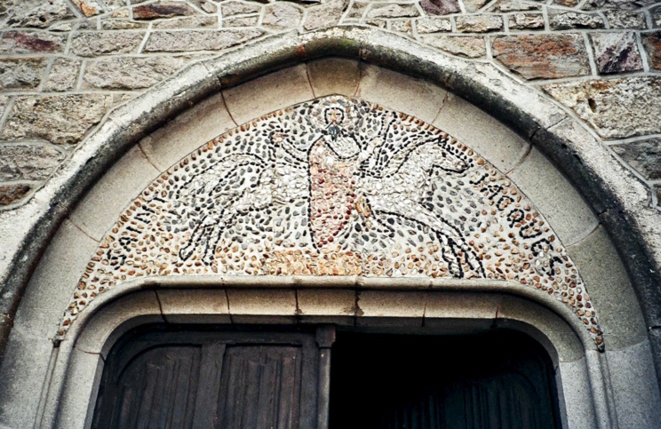 Le tympan de l'église réalisé par Melle Fonfrède