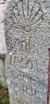 Saint-Jacques des Blats. Stèle de Santiago Saint-Jacques des Blats. Stèle de Santiago