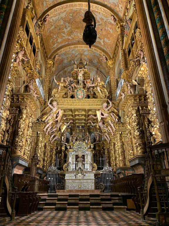 Saint Jacques pèlerin sur l'autel de Santiago, étape 86 bis