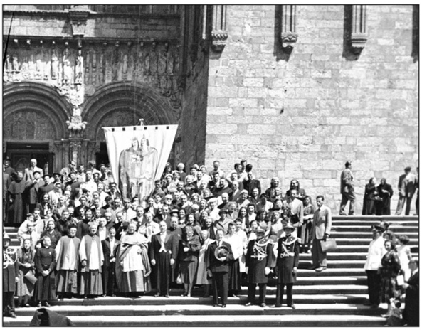 Santiago, le pèlerinage de 1954 (photo Paris-Match)