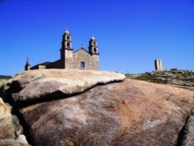 La pierre oscillante (photo été 2009) La pierre oscillante (photo été 2009)