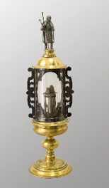 Reliquaire de Bologne. La statuette qui le surmonte laisse penser qu'il s'agit d'une relique de saint Jacques Reliquaire de Bologne. La statuette qui le surmonte laisse penser qu'il s'agit d'une relique de saint Jacques