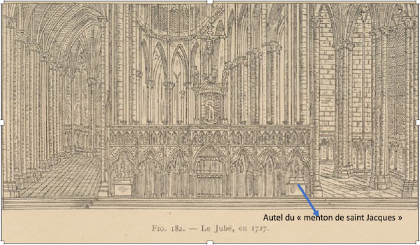 A droite, dans le jubé, l'autel contenant une relique de saint Jacques