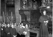 L'abbé Branthomme et son groupe de pèlerins en 1949