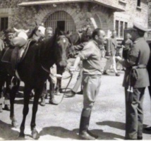 Au Somport, Henri Roque et le général commandant la cavalerie espagnole (cl ArchMili) Au Somport, Henri Roque et le général commandant la cavalerie espagnole (cl ArchMili)