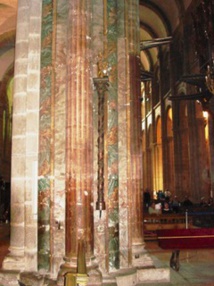 Lettre 178 Que faire à Compostelle quand le tombeau est invisible ? Lettre 178 Que faire à Compostelle quand le tombeau est invisible ?