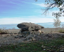 Le dolmen de Pech-Laglaire (Lot) a-t-il vu passer des pèlerins de Compostelle avant 1999 ?