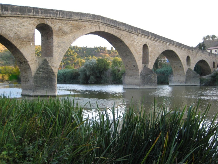 Quelle meilleure image offrir à cette comparaison que ce pont que tous les pèlerins ont franchi sur le Camino ? Quelle meilleure image offrir à cette comparaison que ce pont que tous les pèlerins ont franchi sur le Camino ?