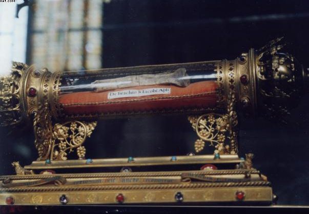 Détail du reliquaire du bras de saint Jacques à Liège