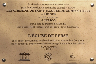 Exemple de plaque apposée sur un monument. L'église de Perse n'est pas un monument-jalon. Elle aurait mérité de l'être. Exemple de plaque apposée sur un monument. L'église de Perse n'est pas un monument-jalon. Elle aurait mérité de l'être.