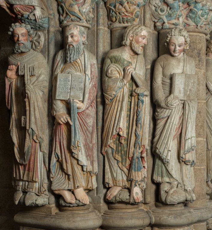 Les apôtres Pierre, Paul, Jacques et Jean. Portail de la Gloire restauré. (cl. M.T.)