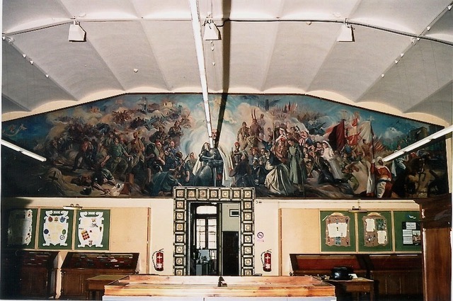 Vue générale de la peinture dans le hall des Archives militaires à Madrid, avant 1975.