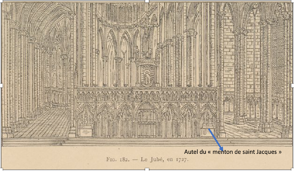 A droite, dans le jubé, l'autel contenant une relique de saint Jacques